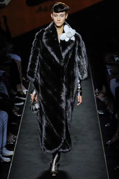 Look 3